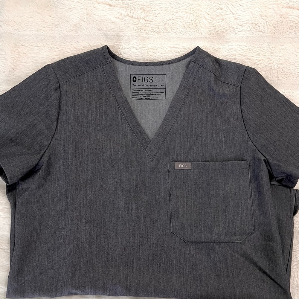 FIGS Graphite Catarina Scrub Top